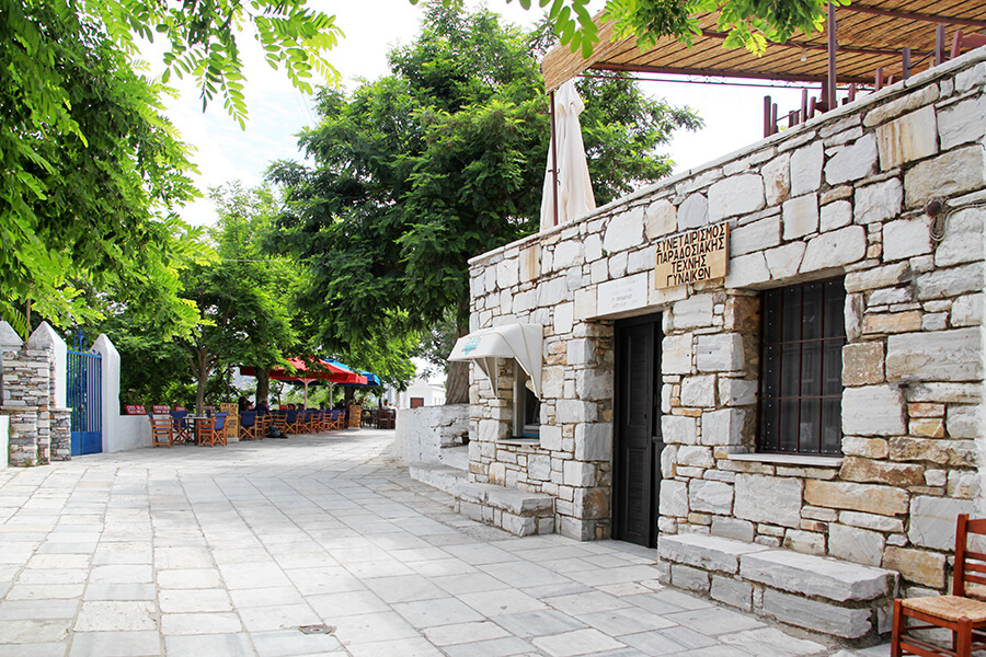 apiranthos village naxos