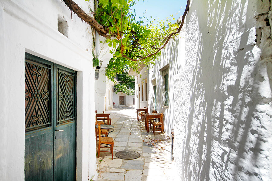 apiranthos village naxos