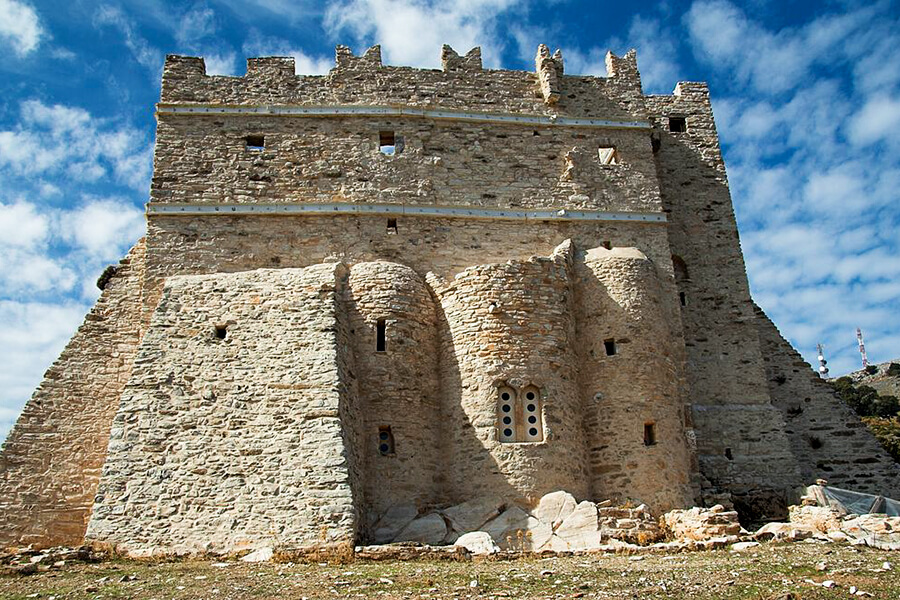 moni fotodotis naxos